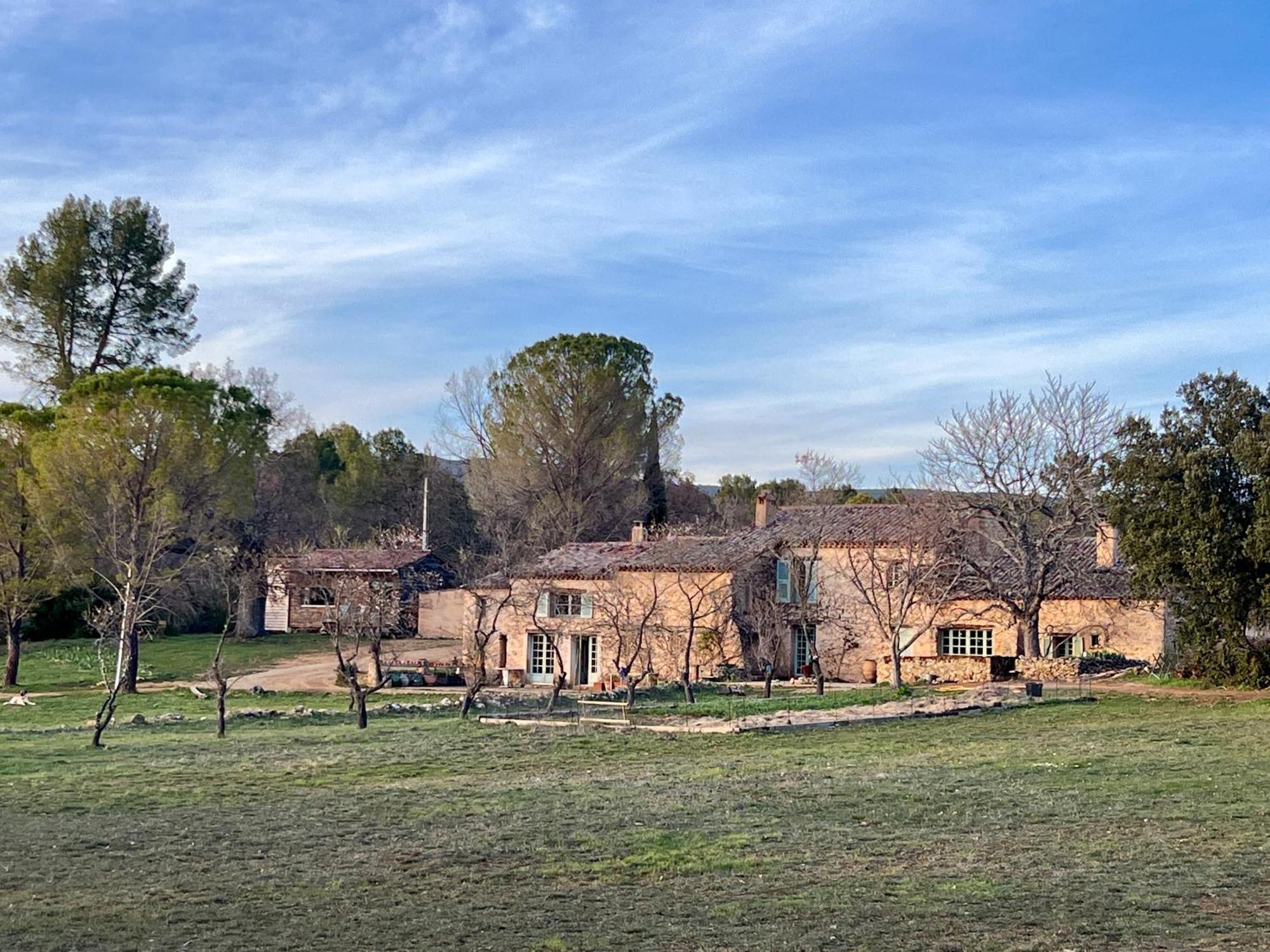 Charmant Appartement Independant Au Sein D'Un Mas Provencal Aups Exterior photo